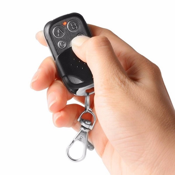 remote-cua-cuon-2