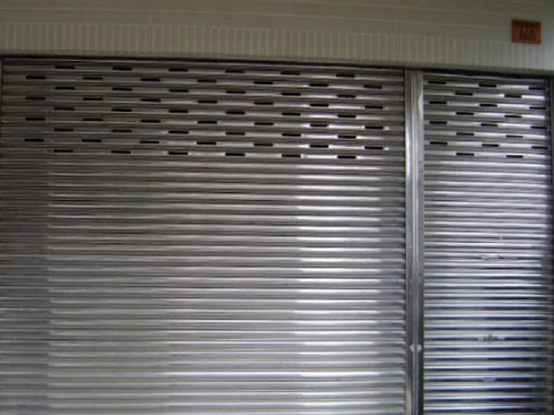 Tất tần tật những thông tin cần biết về cửa cuốn inox3