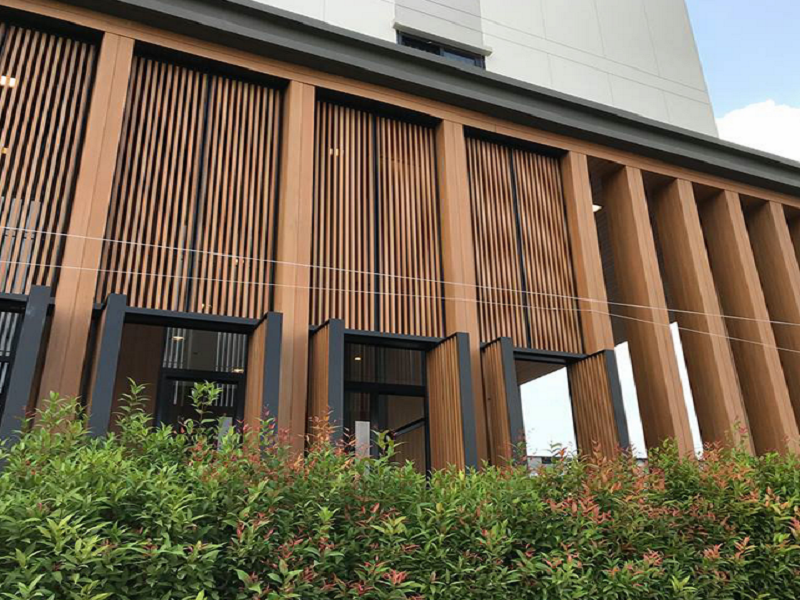 lam chắn nắng bằng gỗ nhựa