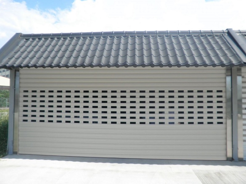 Cách lau chùi cửa cuốn và quy trình vệ sinh cửa cuốn 2