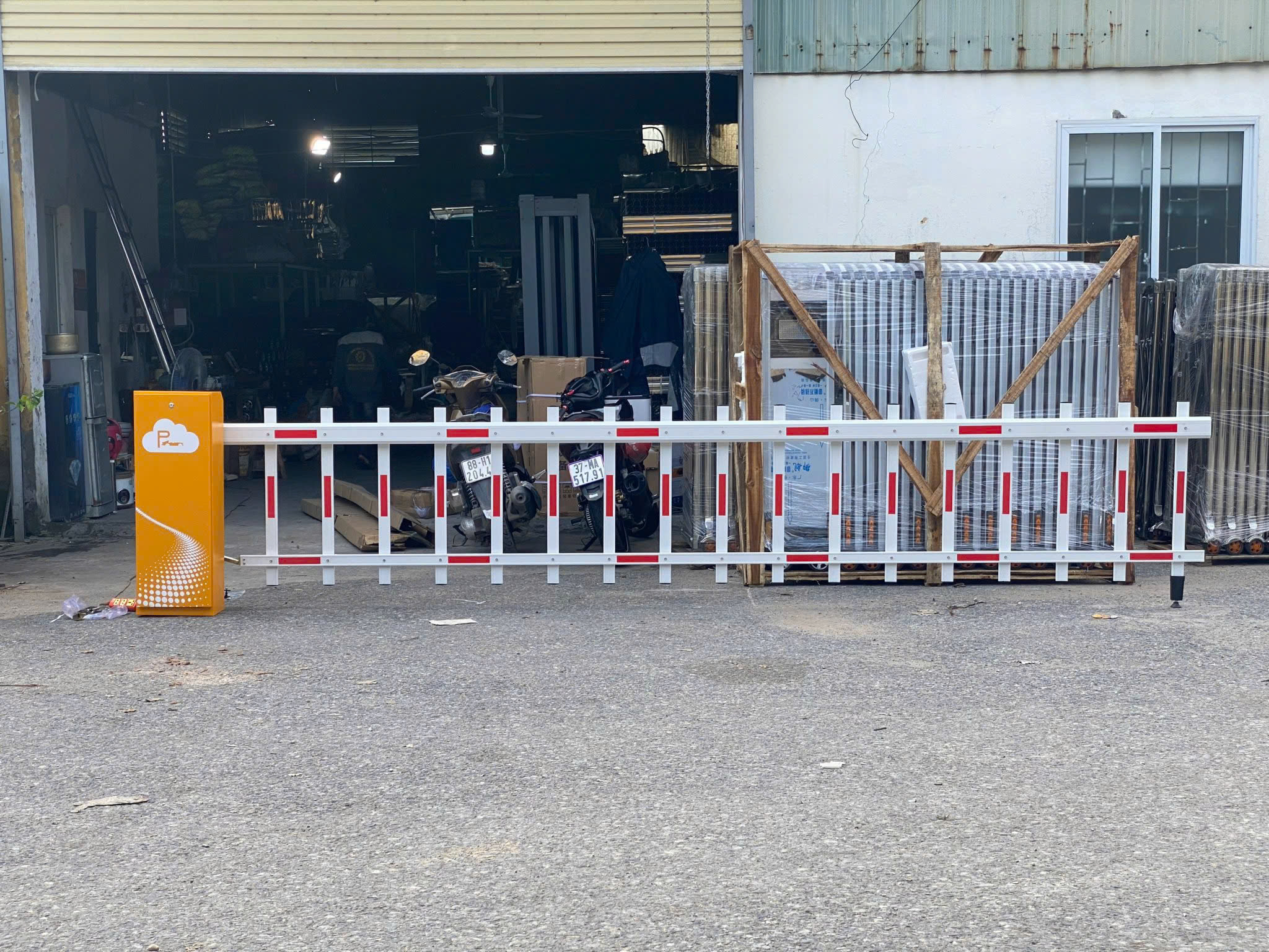 BARRIER HÀNG RÀO 