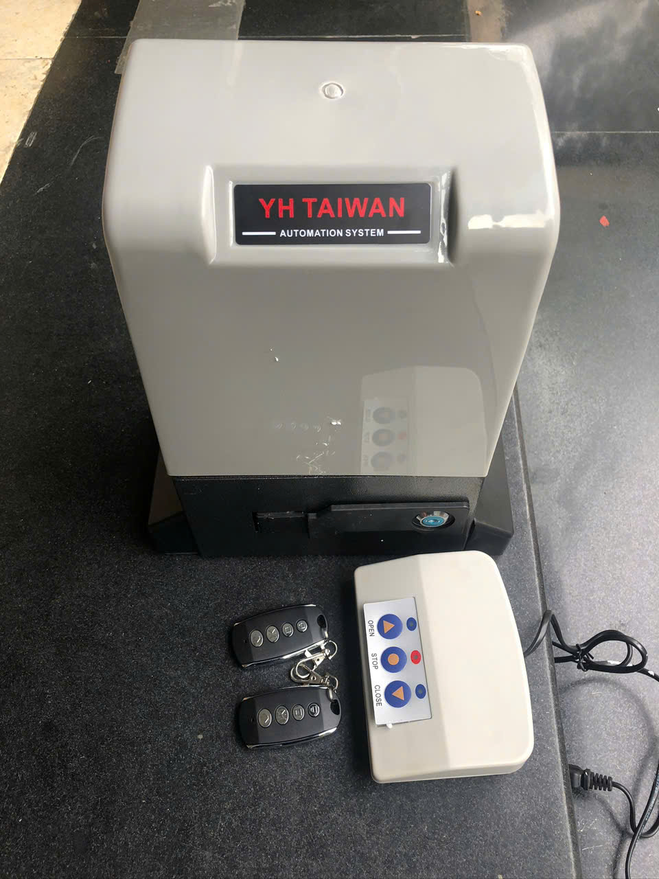 Cổng trượt tự động YH